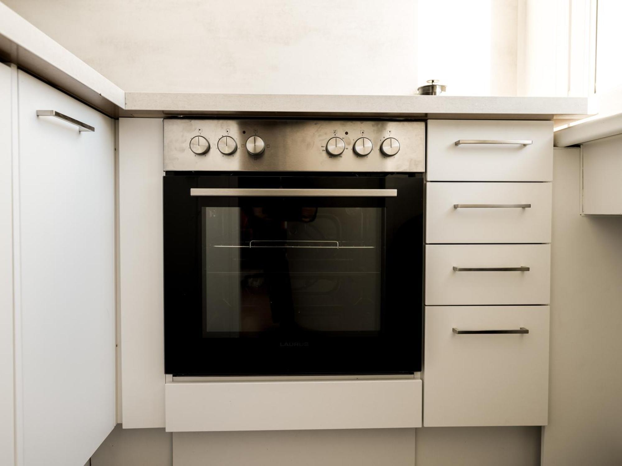 Spacious Apartments With View & Free Parking 비너노이슈타트 외부 사진
