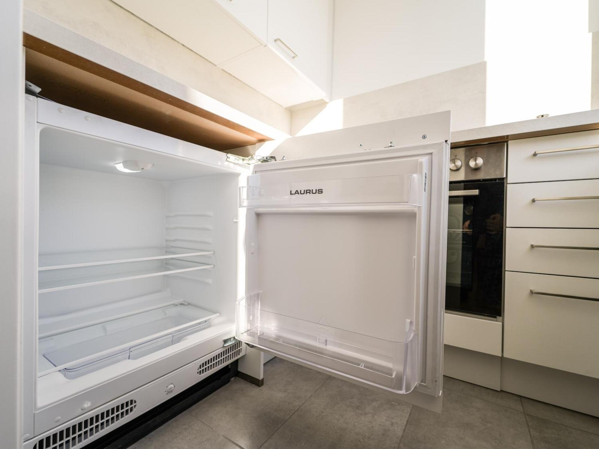 Spacious Apartments With View & Free Parking 비너노이슈타트 외부 사진