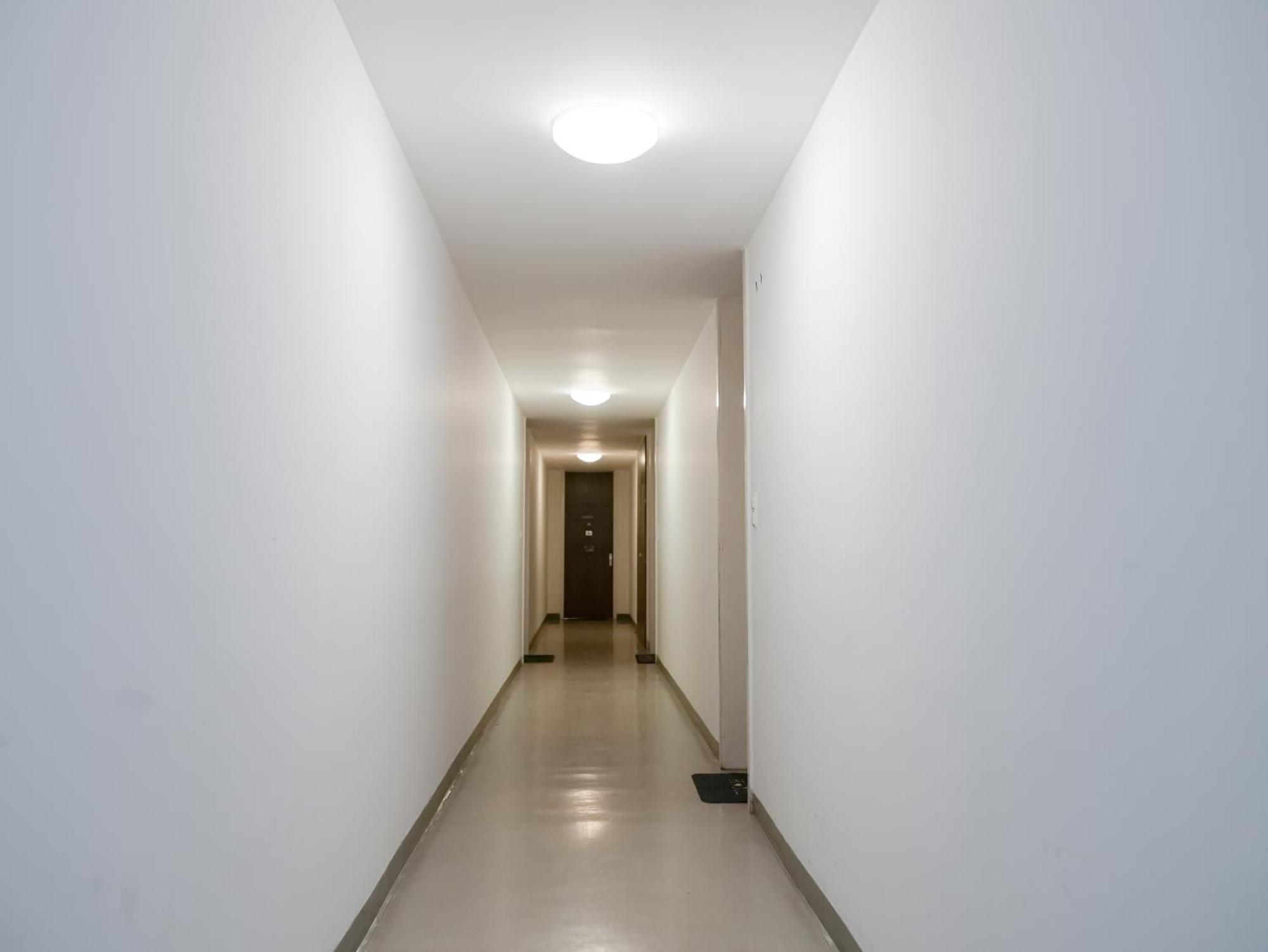Spacious Apartments With View & Free Parking 비너노이슈타트 외부 사진