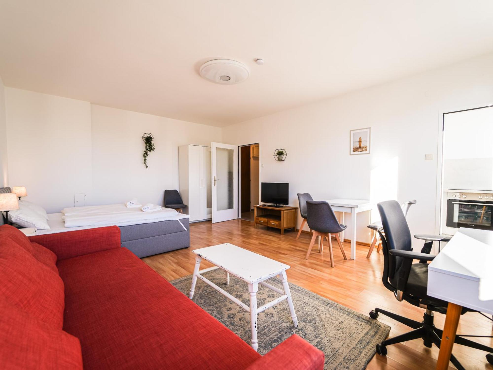 Spacious Apartments With View & Free Parking 비너노이슈타트 외부 사진