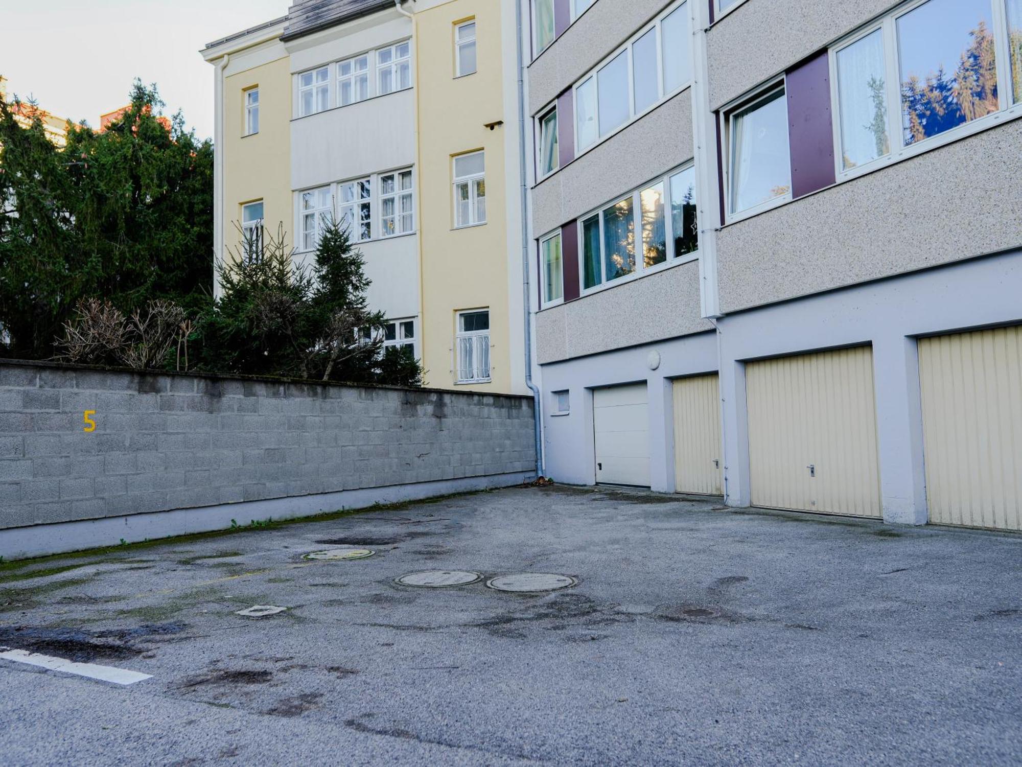 Spacious Apartments With View & Free Parking 비너노이슈타트 외부 사진
