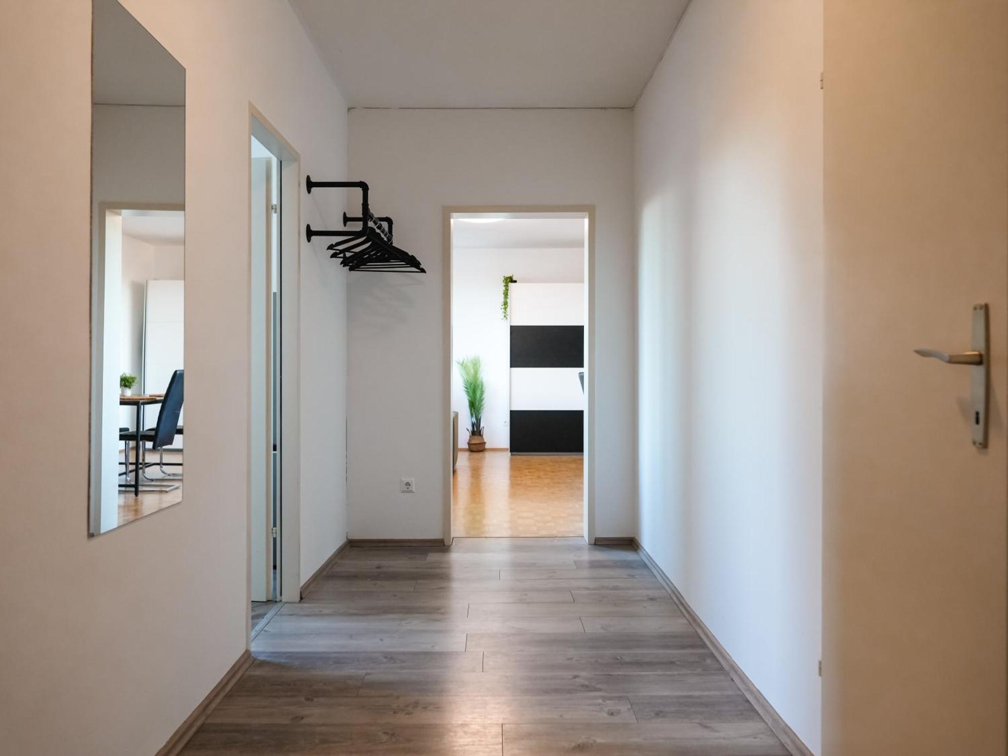Spacious Apartments With View & Free Parking 비너노이슈타트 외부 사진