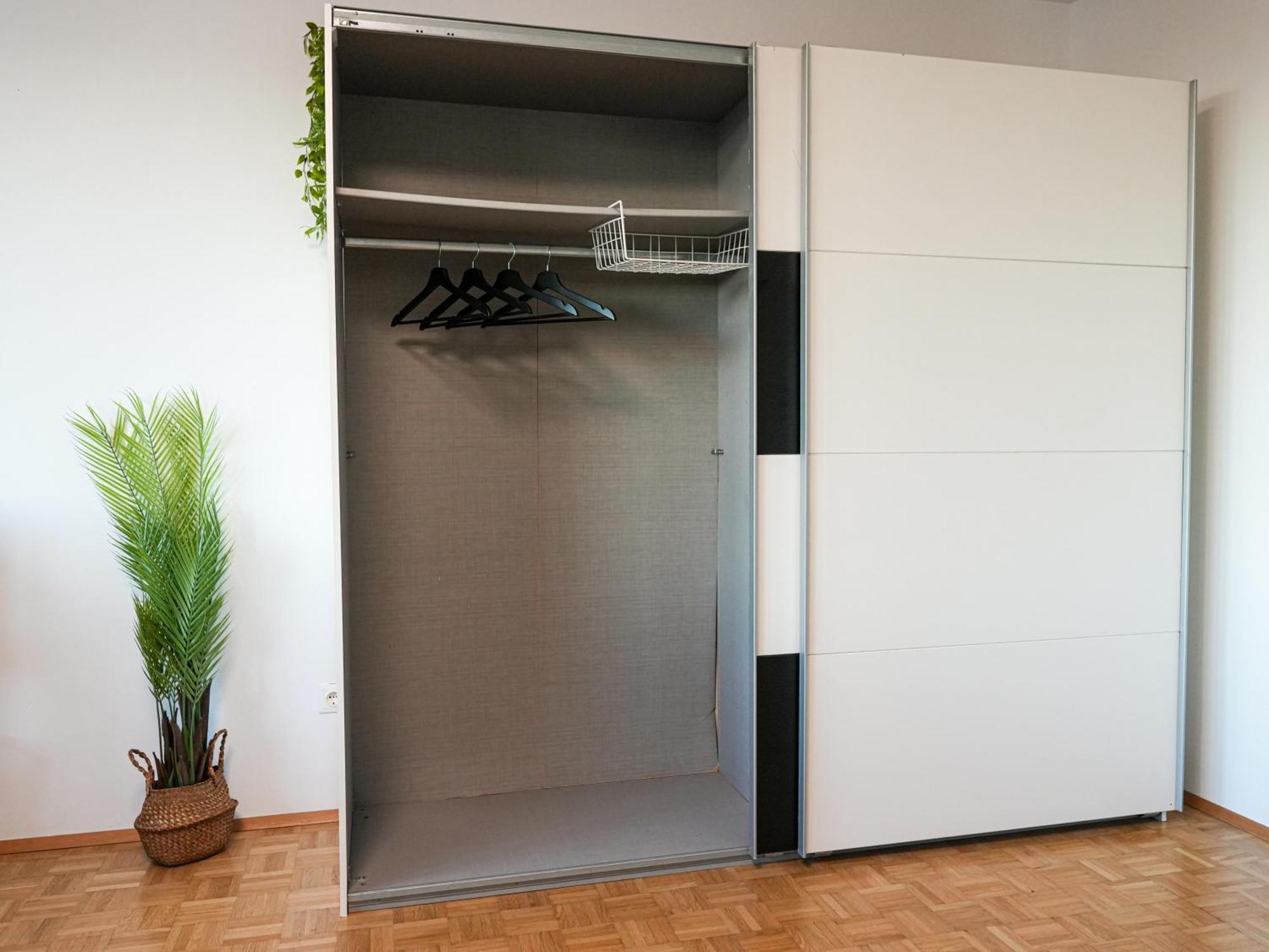 Spacious Apartments With View & Free Parking 비너노이슈타트 외부 사진