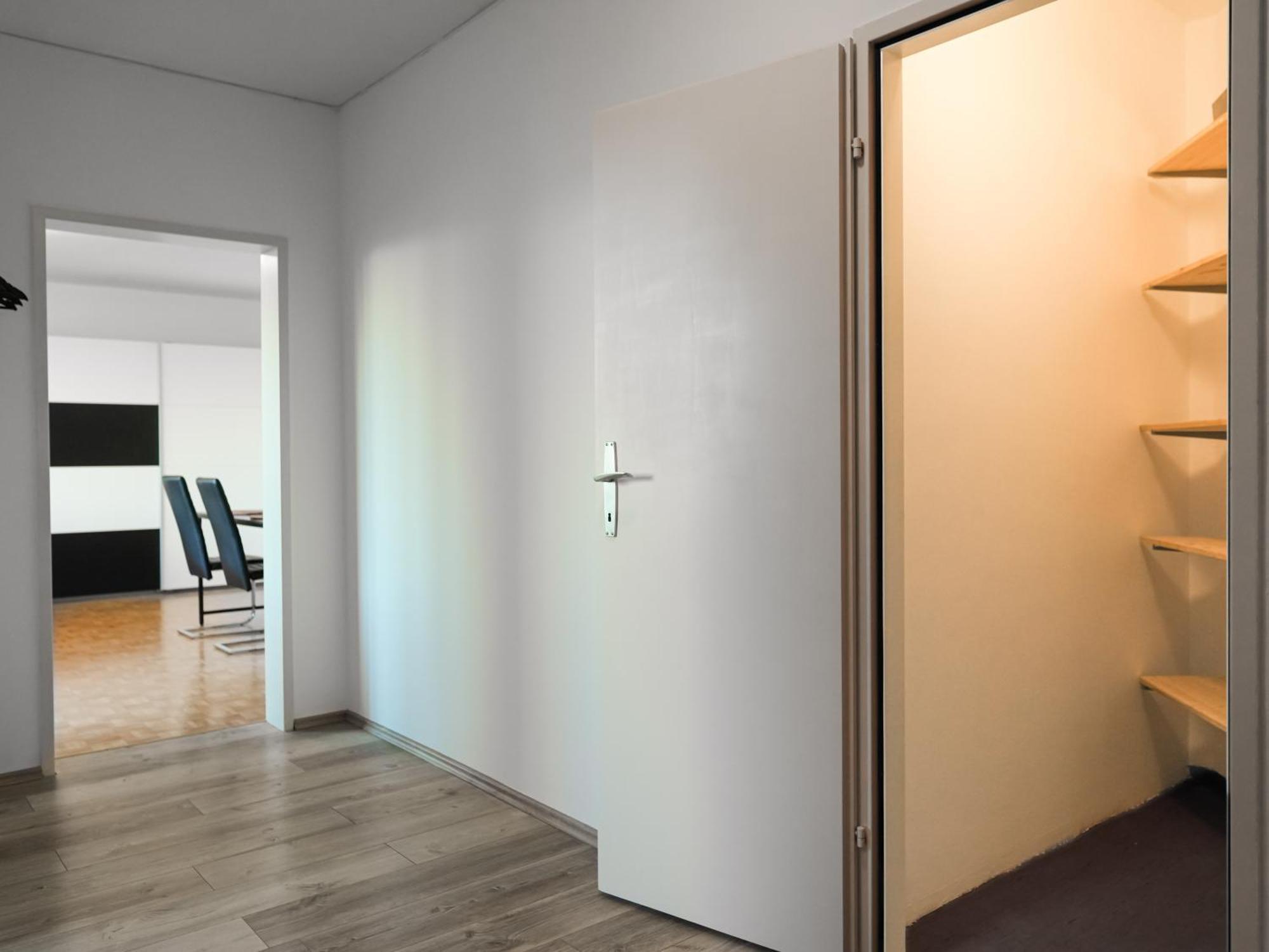 Spacious Apartments With View & Free Parking 비너노이슈타트 외부 사진