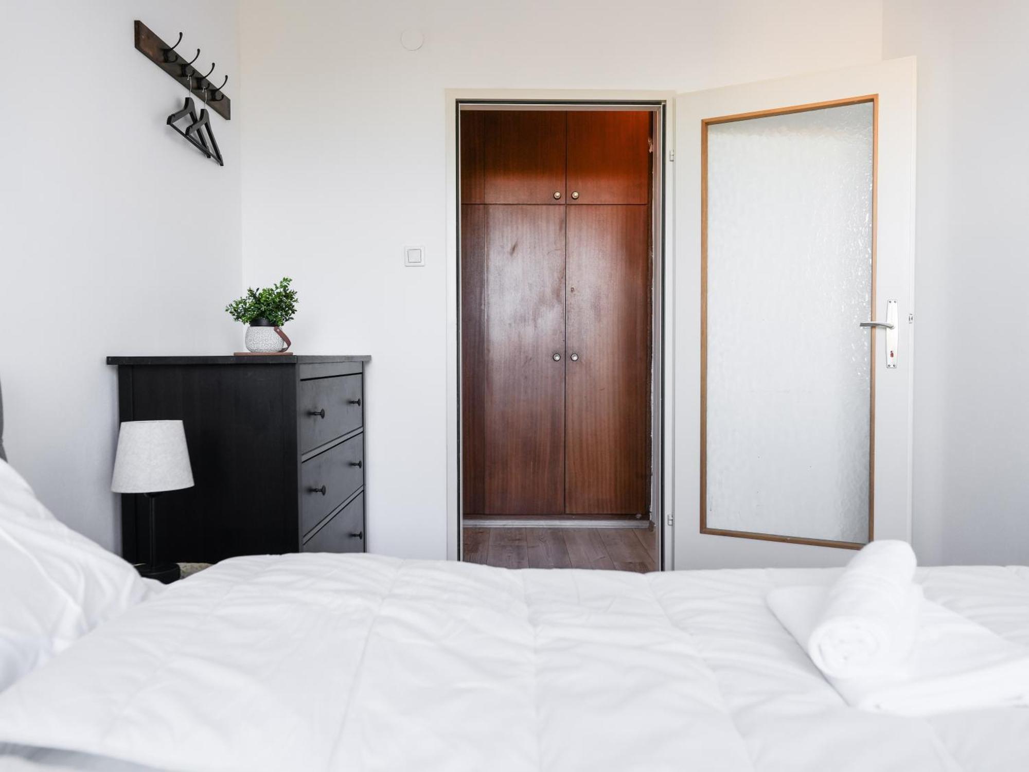 Spacious Apartments With View & Free Parking 비너노이슈타트 외부 사진