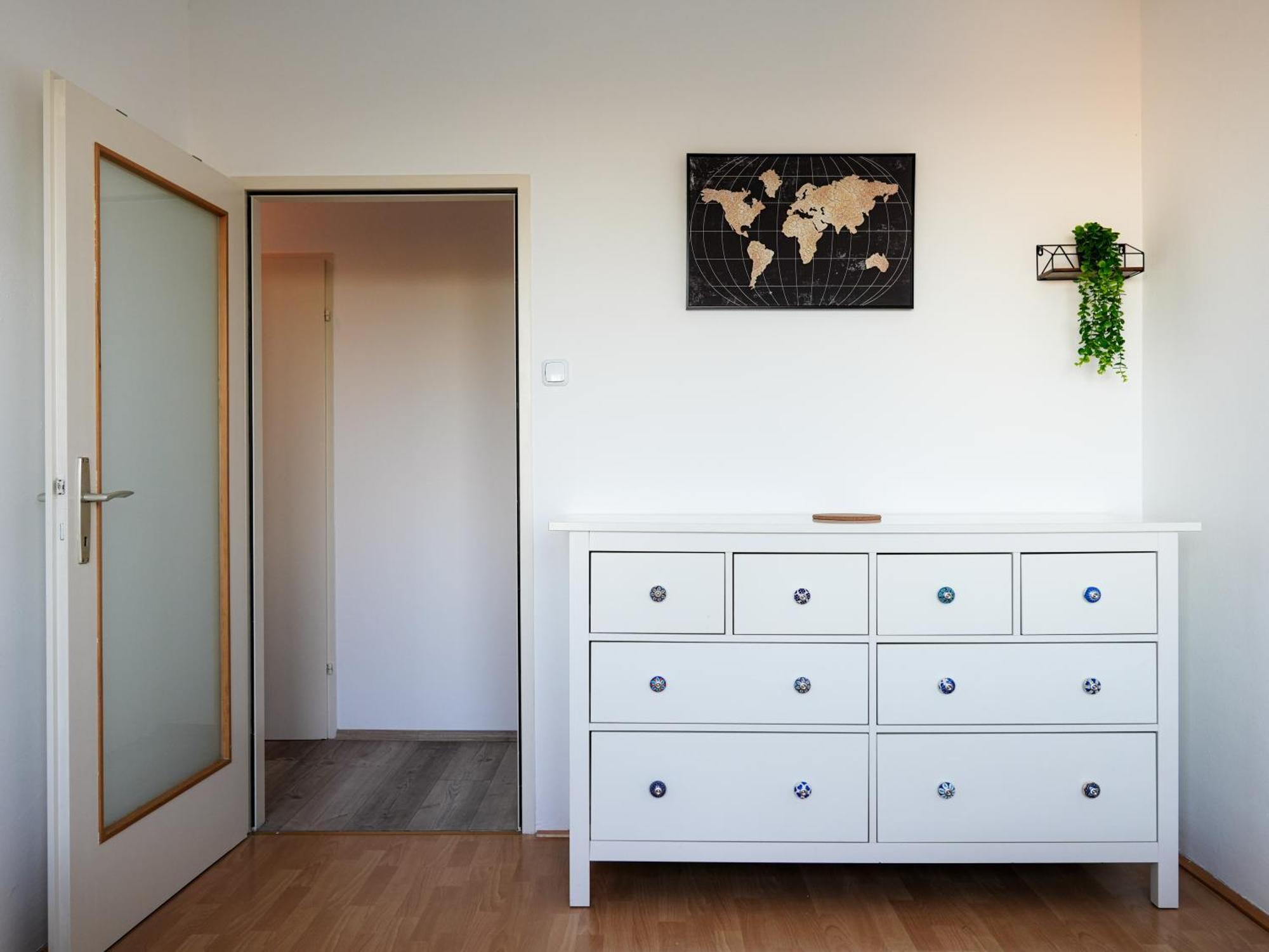 Spacious Apartments With View & Free Parking 비너노이슈타트 외부 사진