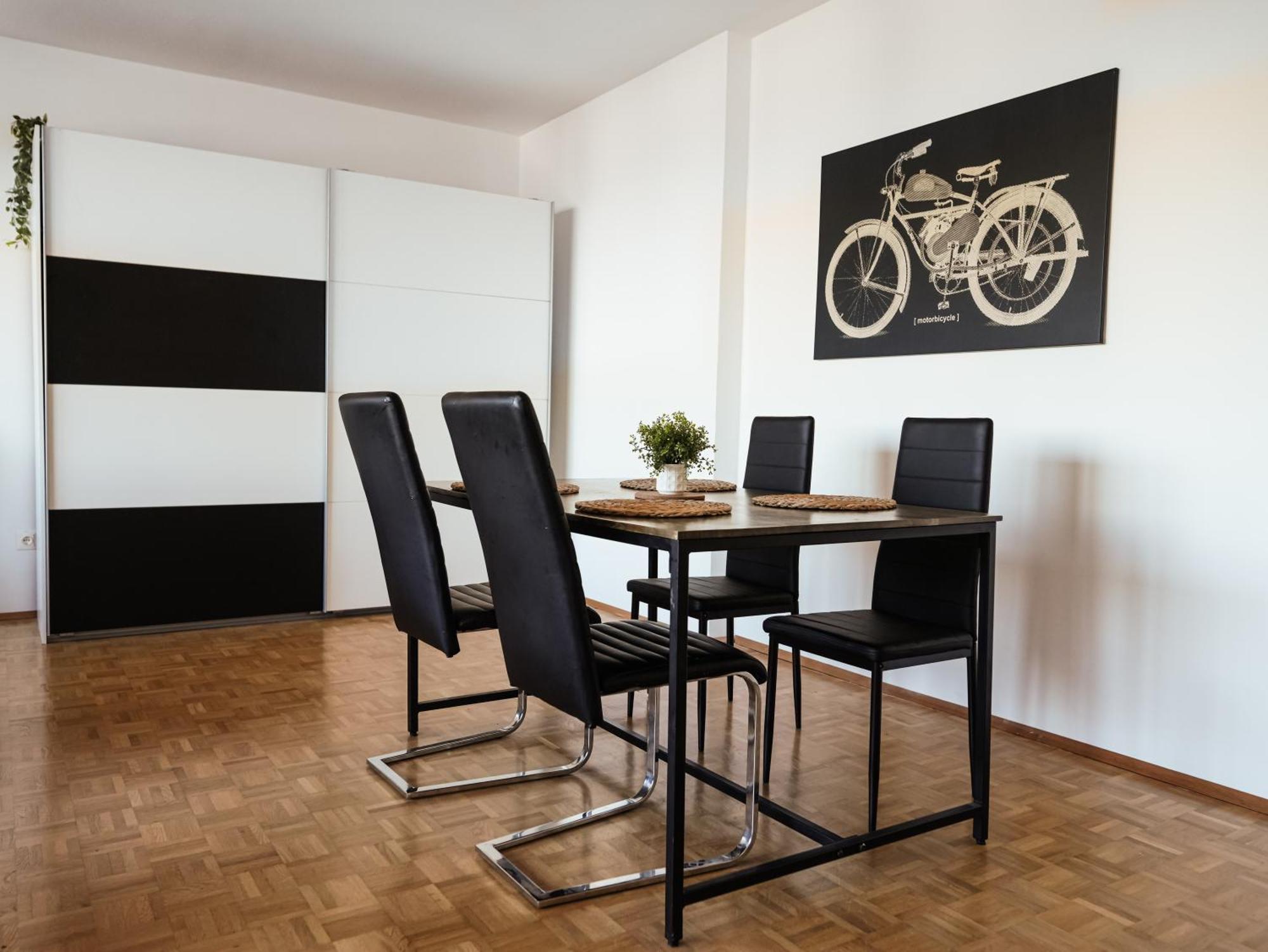 Spacious Apartments With View & Free Parking 비너노이슈타트 외부 사진