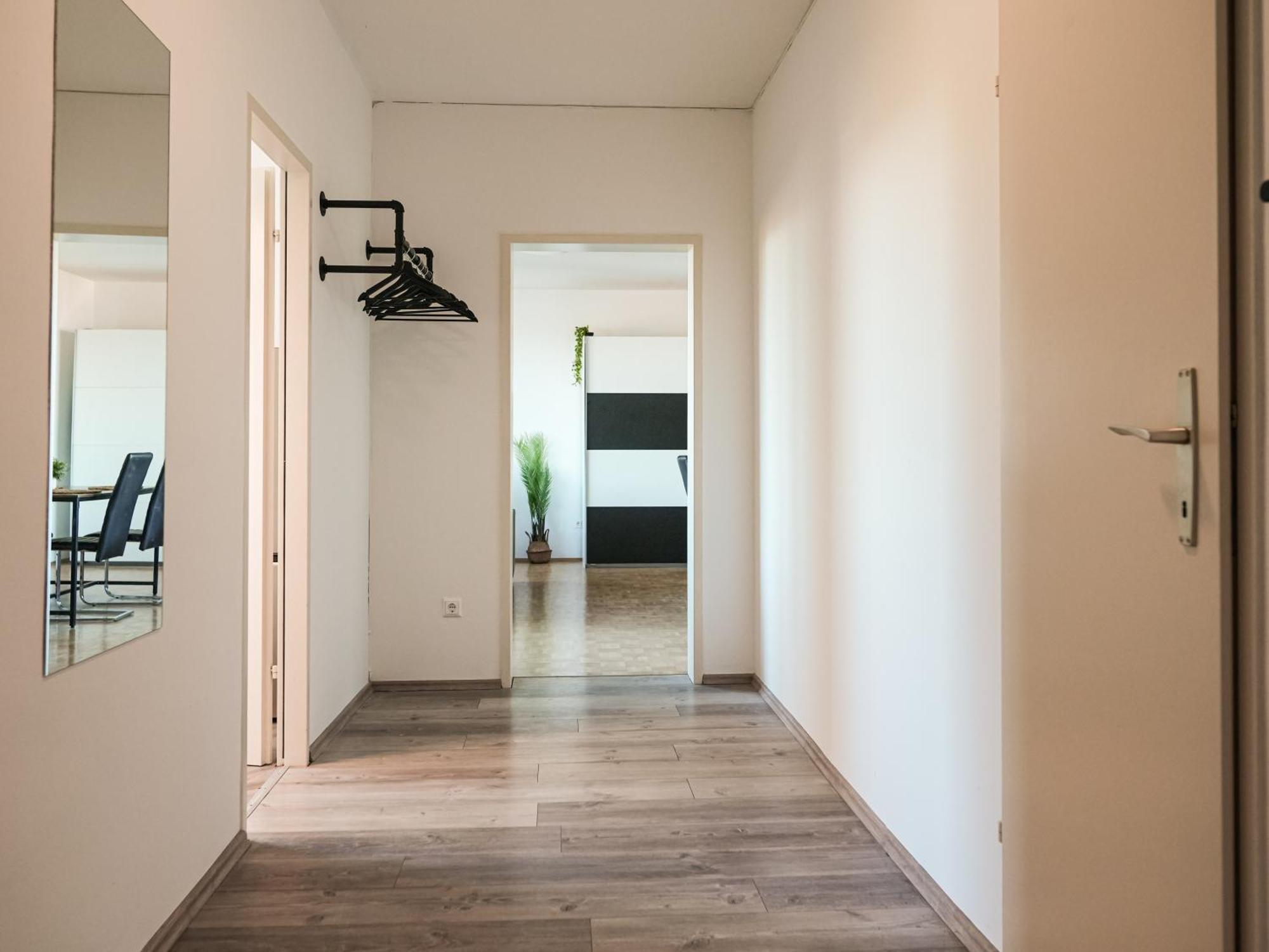 Spacious Apartments With View & Free Parking 비너노이슈타트 외부 사진