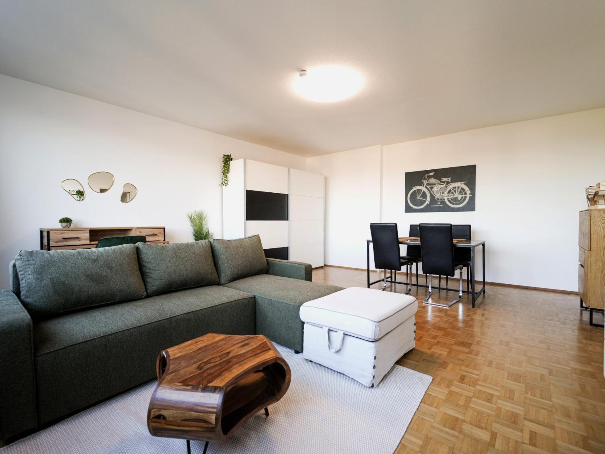 Spacious Apartments With View & Free Parking 비너노이슈타트 외부 사진